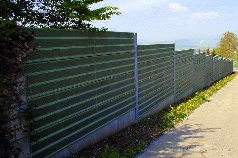 L&auml;rmschutzwand bei Kantonsstrasse