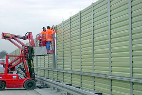 Reparatur einer L&auml;rmschutzwand